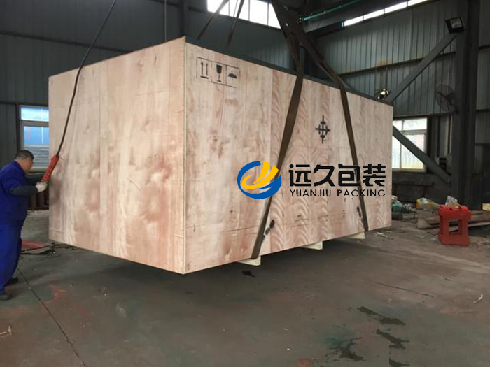 包裝木箱的設(shè)計需要慎重而全面地考慮設(shè)備安全搬移裝卸